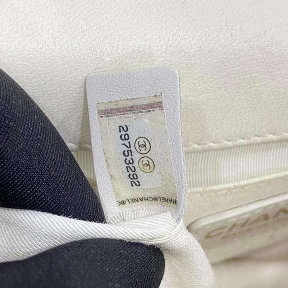 Chanel logo pearl chain bag - 4000 cad - Picture 6 of 13